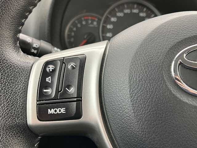 Toyota Yaris ES - Ber3 1.3 VVT-i, Connect, 2011 - 2011