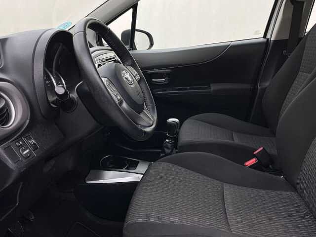 Toyota Yaris ES - Ber3 1.3 VVT-i, Connect, 2011 - 2011
