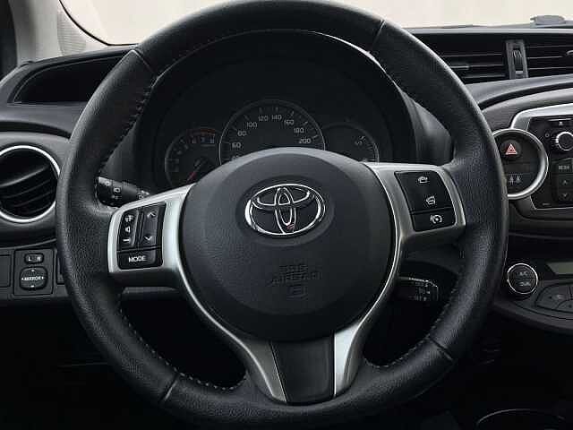 Toyota Yaris ES - Ber3 1.3 VVT-i, Connect, 2011 - 2011