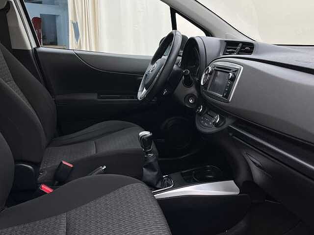 Toyota Yaris ES - Ber3 1.3 VVT-i, Connect, 2011 - 2011