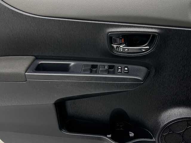 Toyota Yaris ES - Ber3 1.3 VVT-i, Connect, 2011 - 2011
