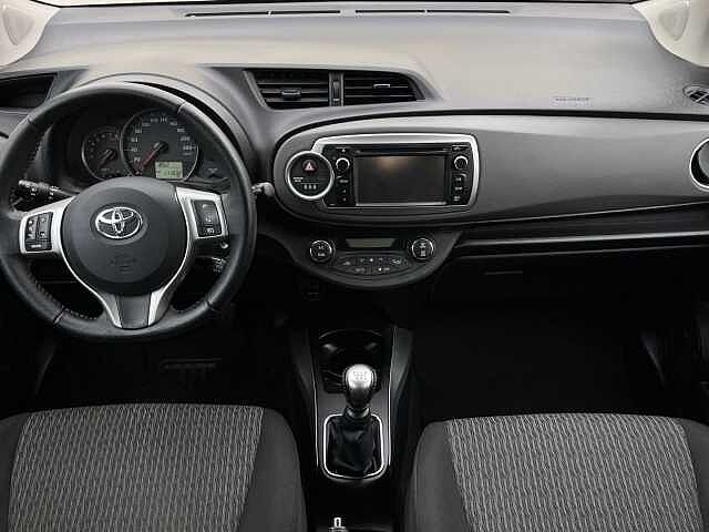 Toyota Yaris ES - Ber3 1.3 VVT-i, Connect, 2011 - 2011
