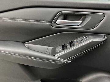 Nissan Qashqai E-POWER Black Edition 140 kW (190 CV) Katana Grey con Techo Midnight Black (metalizado)