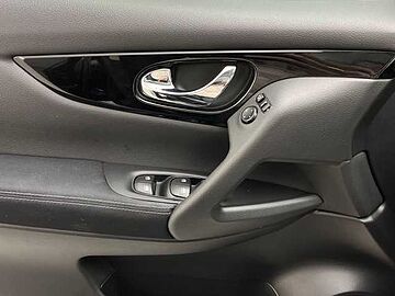 Nissan Qashqai DIG-T 160 mHEV N-Connecta Xtronic 116 kW (158 CV) Midnight black (metalizado)