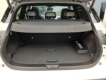 Nissan Qashqai E-POWER Tekna+ 140 kW (190 CV) Lunar White con Techo Midnight Black (metalizado)