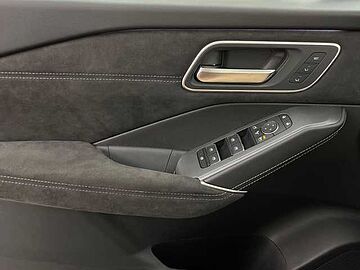 Nissan Qashqai DIG-T 140 mHEV N-Design 103 kW (140 CV) Katana Grey + Techo Black (metalizado)