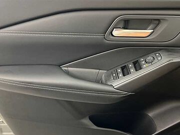 Nissan Qashqai DIG-T 140 mHEV N-Connecta 4x2 103 kW (140 CV) Diamond Silver (metalizado)