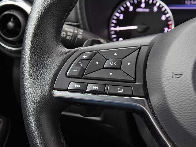 Nissan Juke 1.0 DIG-T 114CV N-CONNECTA DCT 5P