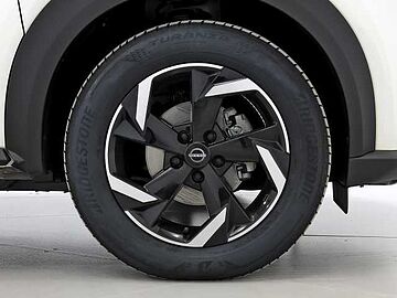 Nissan Juke 1.0 DIG-T 114CV N-CONNECTA 5P (BITONO) Lunar White + Midnight Black Metalizado
